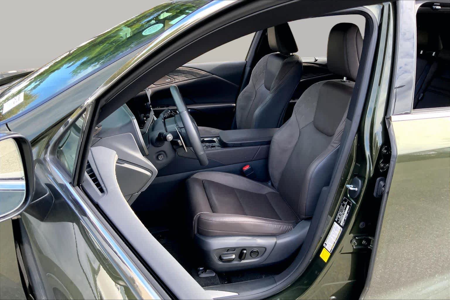 Used 2024 Lexus RX 350 AWD w/ Convenience Package image 8