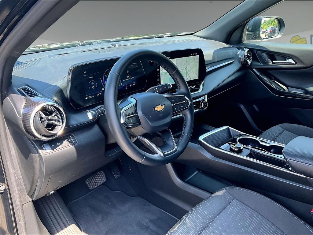Used 2026 Chevrolet Equinox LT AWD/4WD image 8