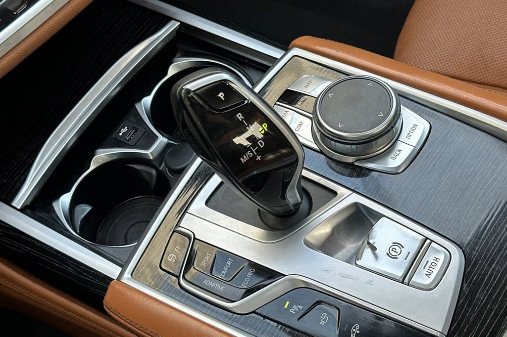 Used 2020 BMW 740i w/ Premium Package image 24