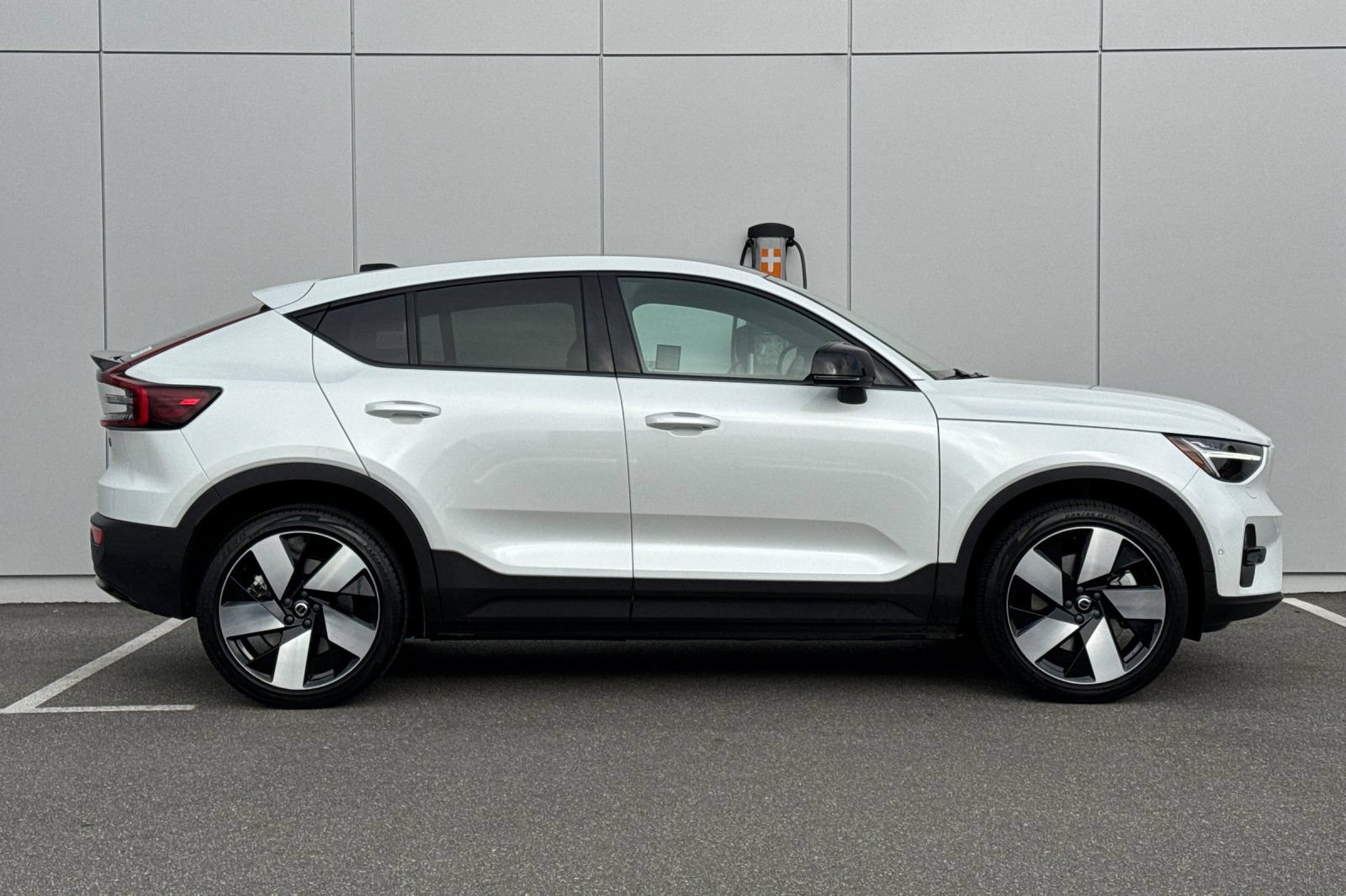 Used 2023 Volvo C40 P8 Recharge Ultimate AWD/4WD image 6