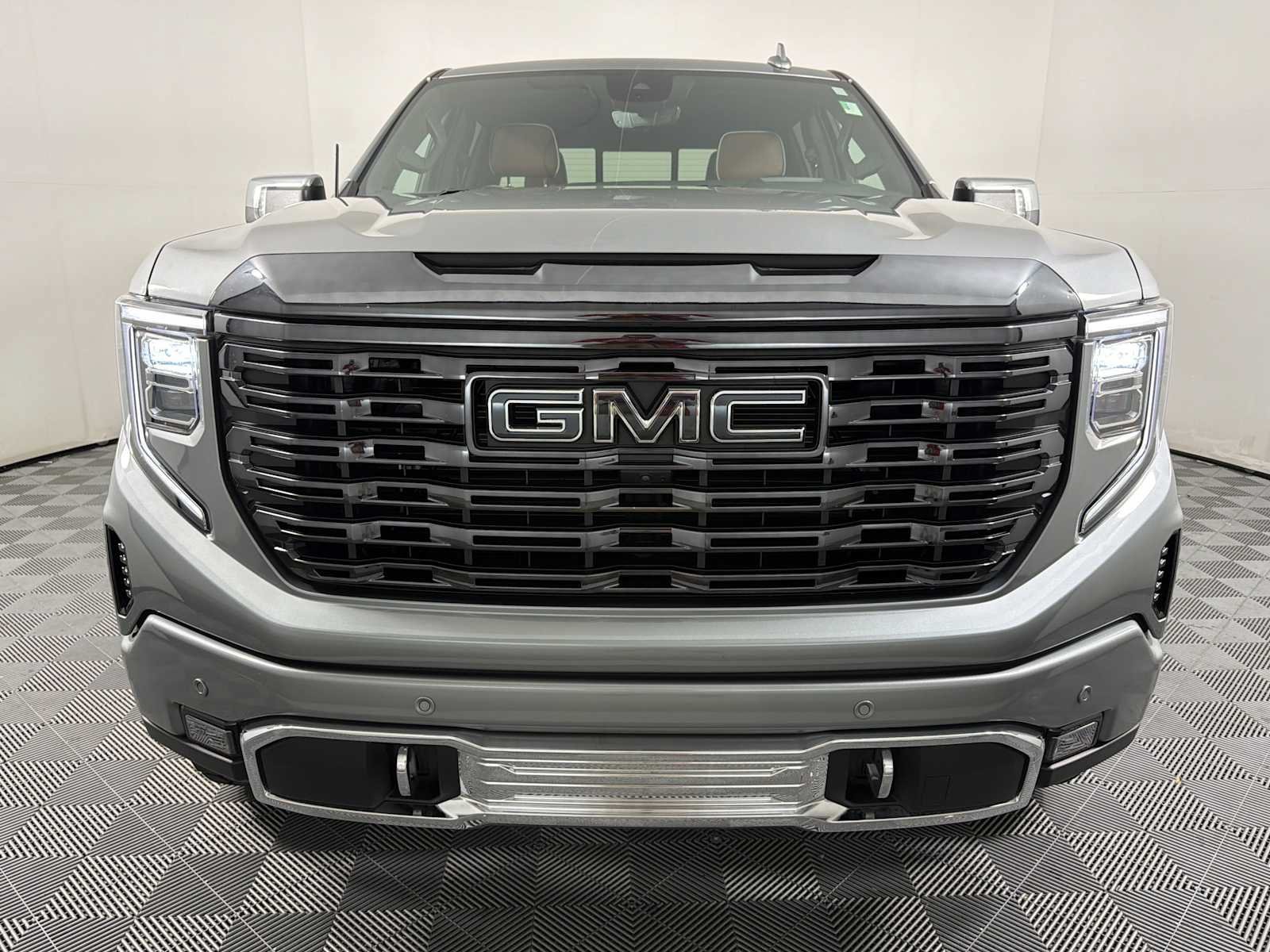Used 2023 GMC Sierra 1500 Denali Ultimate AWD/4WD image 2