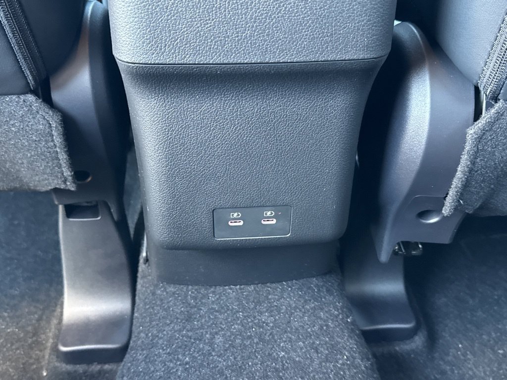 New 2027 Mitsubishi Outlander Sport SE FWD image 28