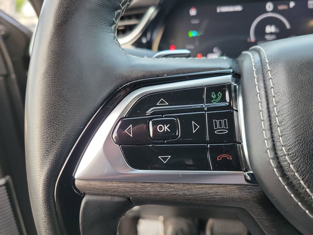 Used 2023 Jeep Grand Cherokee Overland w/ Advanced Protech Group III image 5