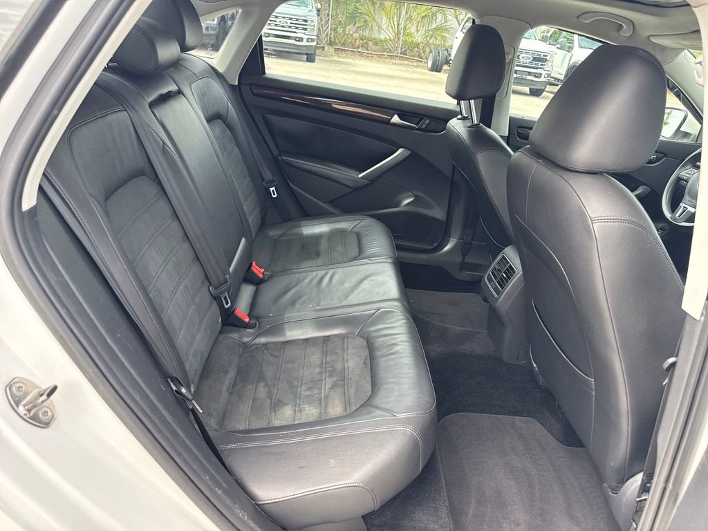 Used 2014 Volkswagen Passat 1.8T SEL Premium FWD image 26