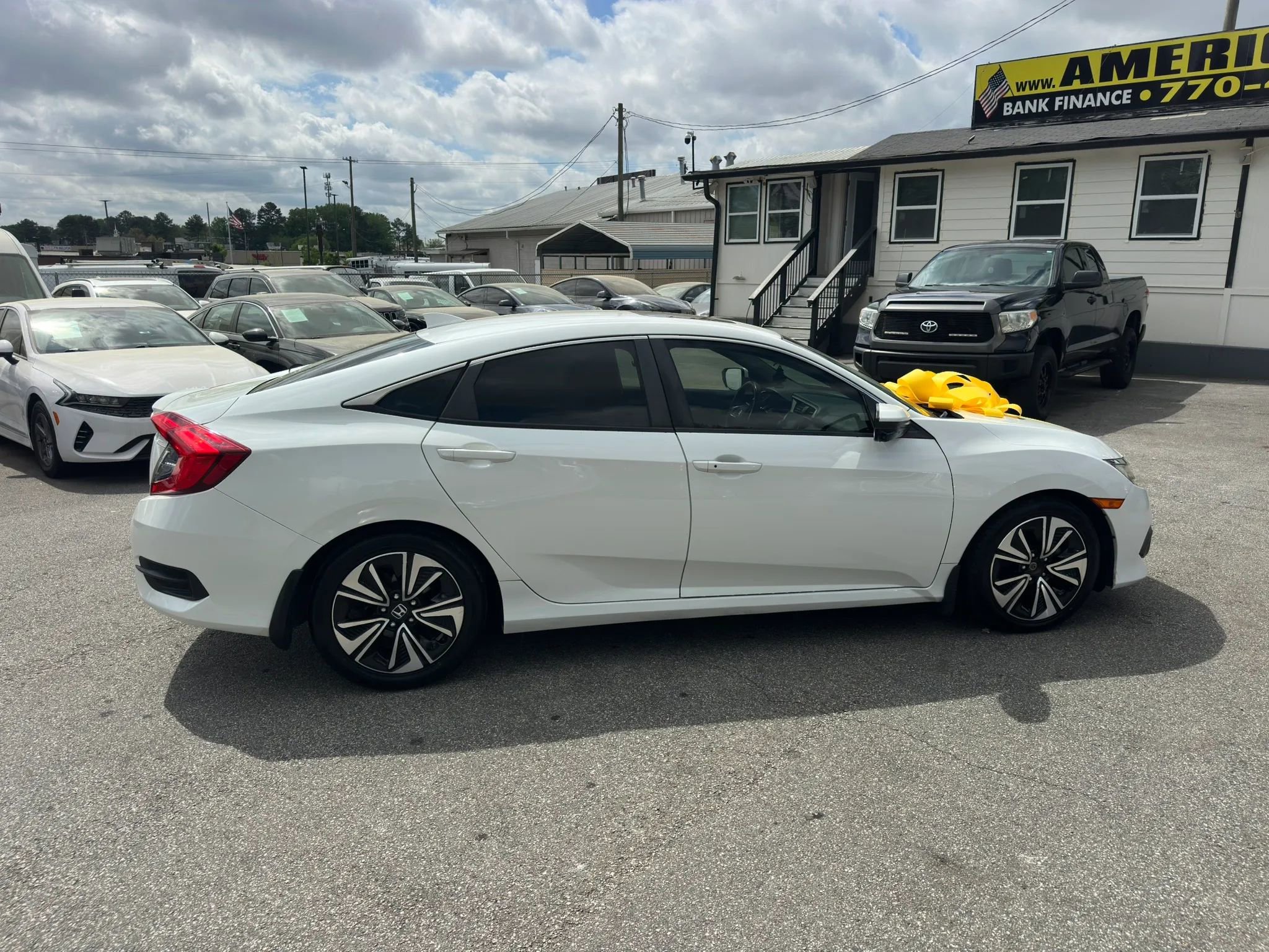 Used 2018 Honda Civic EX-T image 9