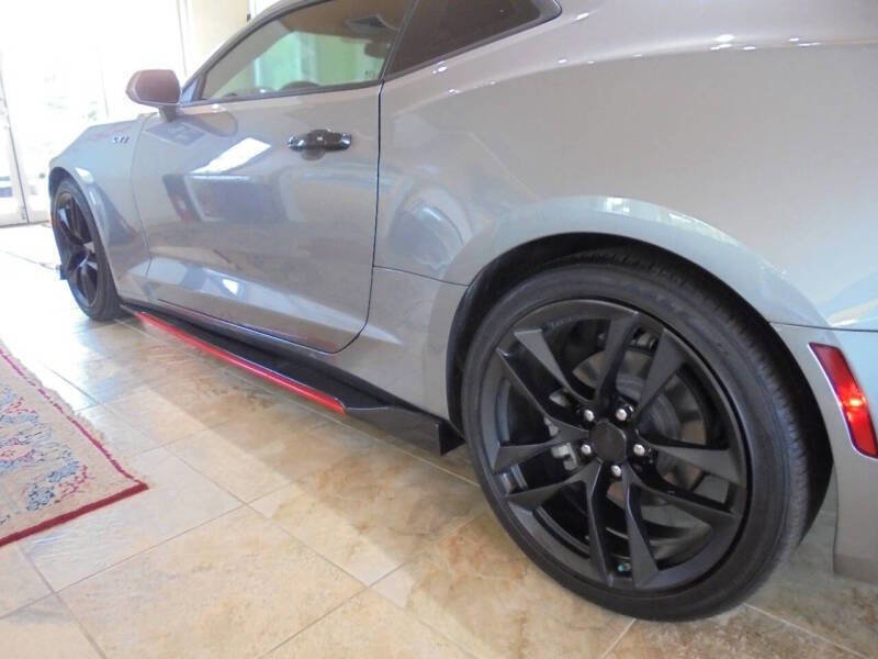 Used 2023 Chevrolet Camaro LT w/ Technology Package image 28