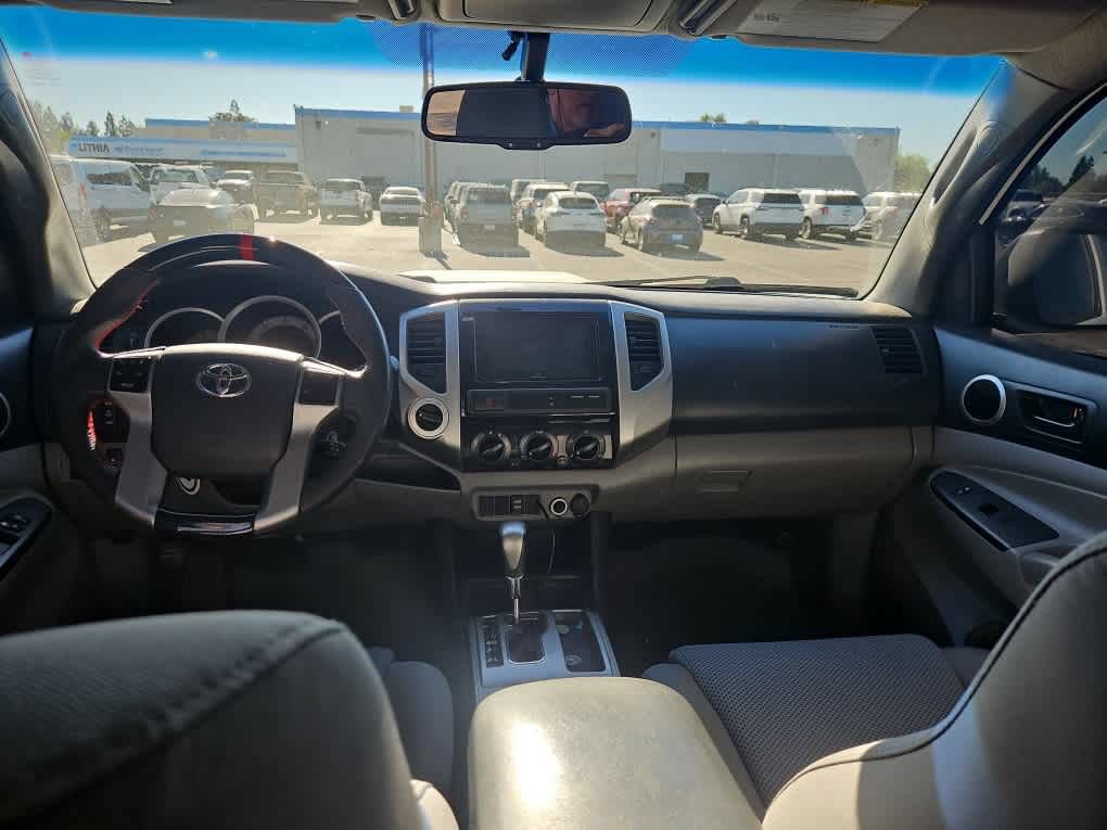 Used 2013 Toyota Tacoma 4x4 Double Cab w/ TRD Sport Pkg image 9