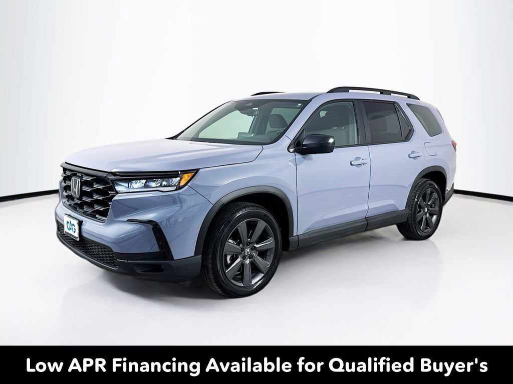 Used 2025 Honda Pilot Sport image 3