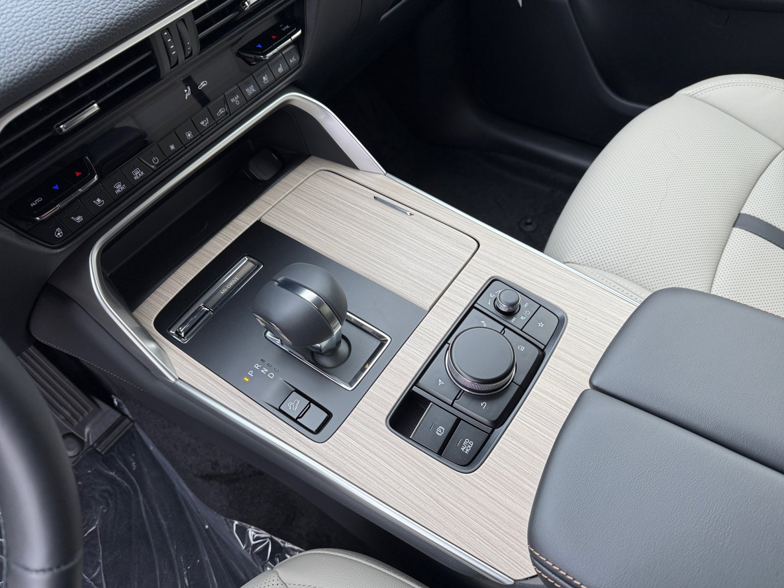 New 2026 MAZDA CX-70 3.3 Turbo w/ Preferred Package image 13