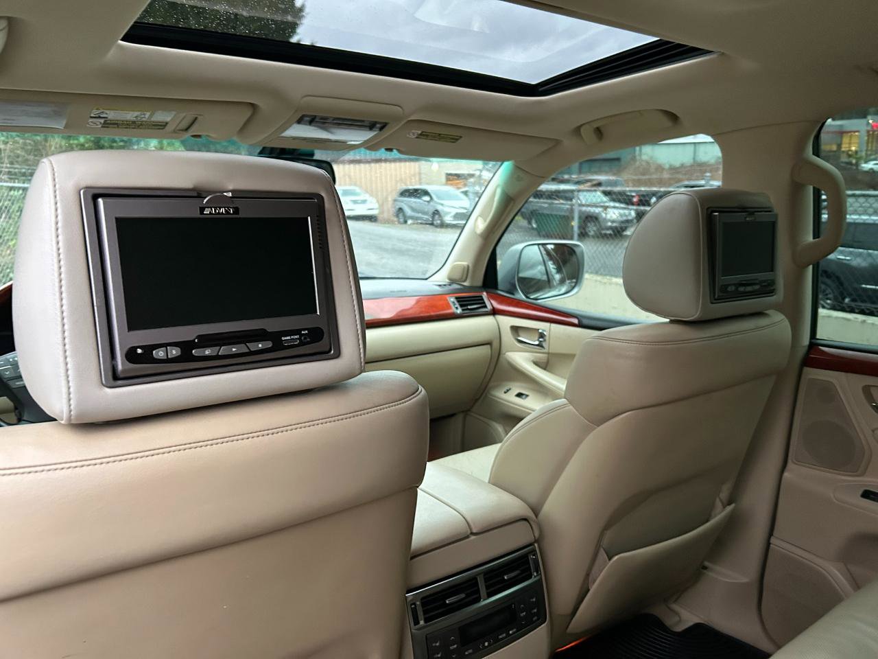 Used 2008 Lexus LX 570 Sport Utility AWD/4WD image 16