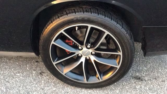 Used 2014 Dodge Challenger SXT image 9