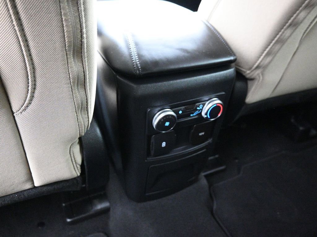 Used 2022 Ford Explorer XLT image 21