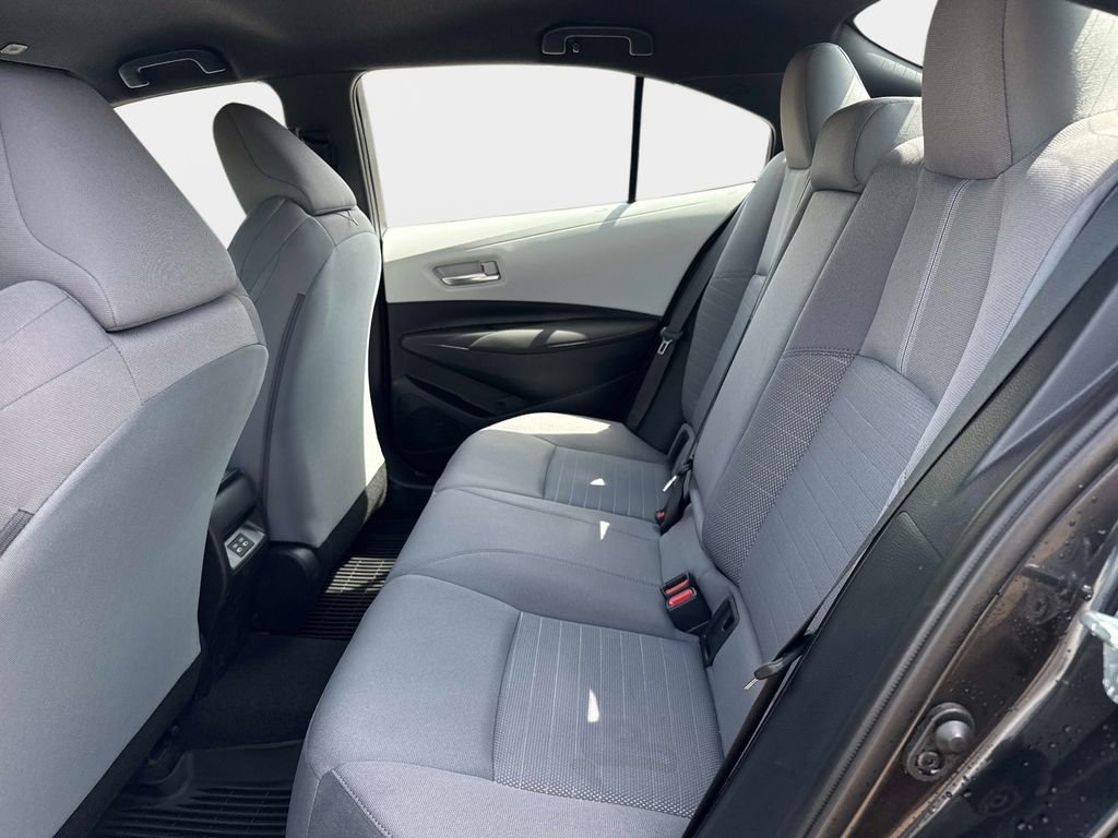 Used 2025 Toyota Corolla SE image 14