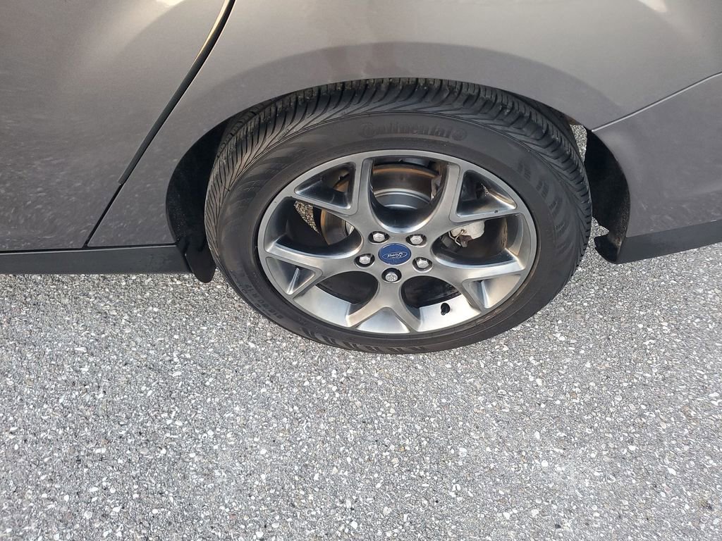 Used 2014 Ford Focus SE w/ Equipment Group 201A image 19