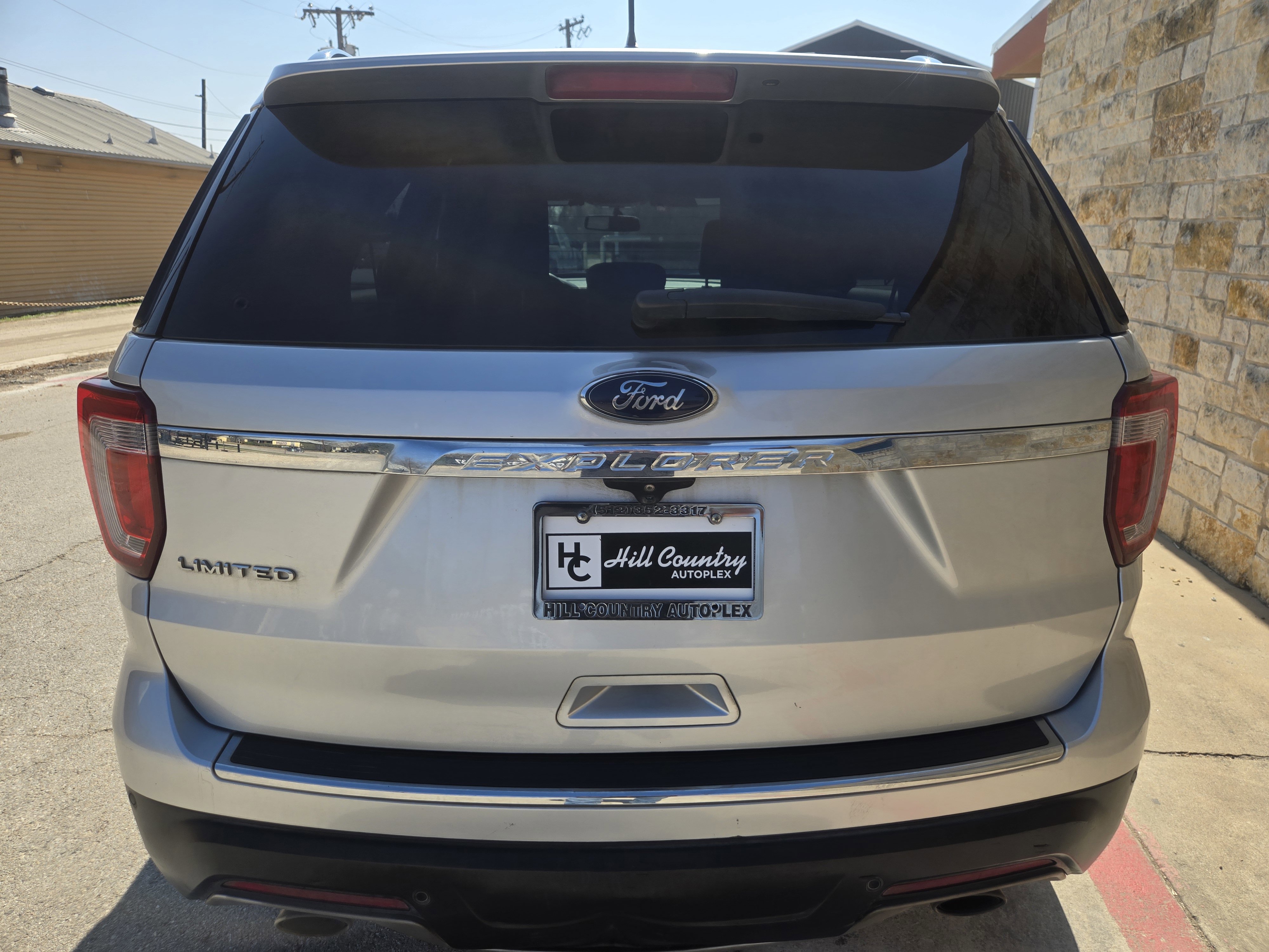 Used 2018 Ford Explorer Limited image 18