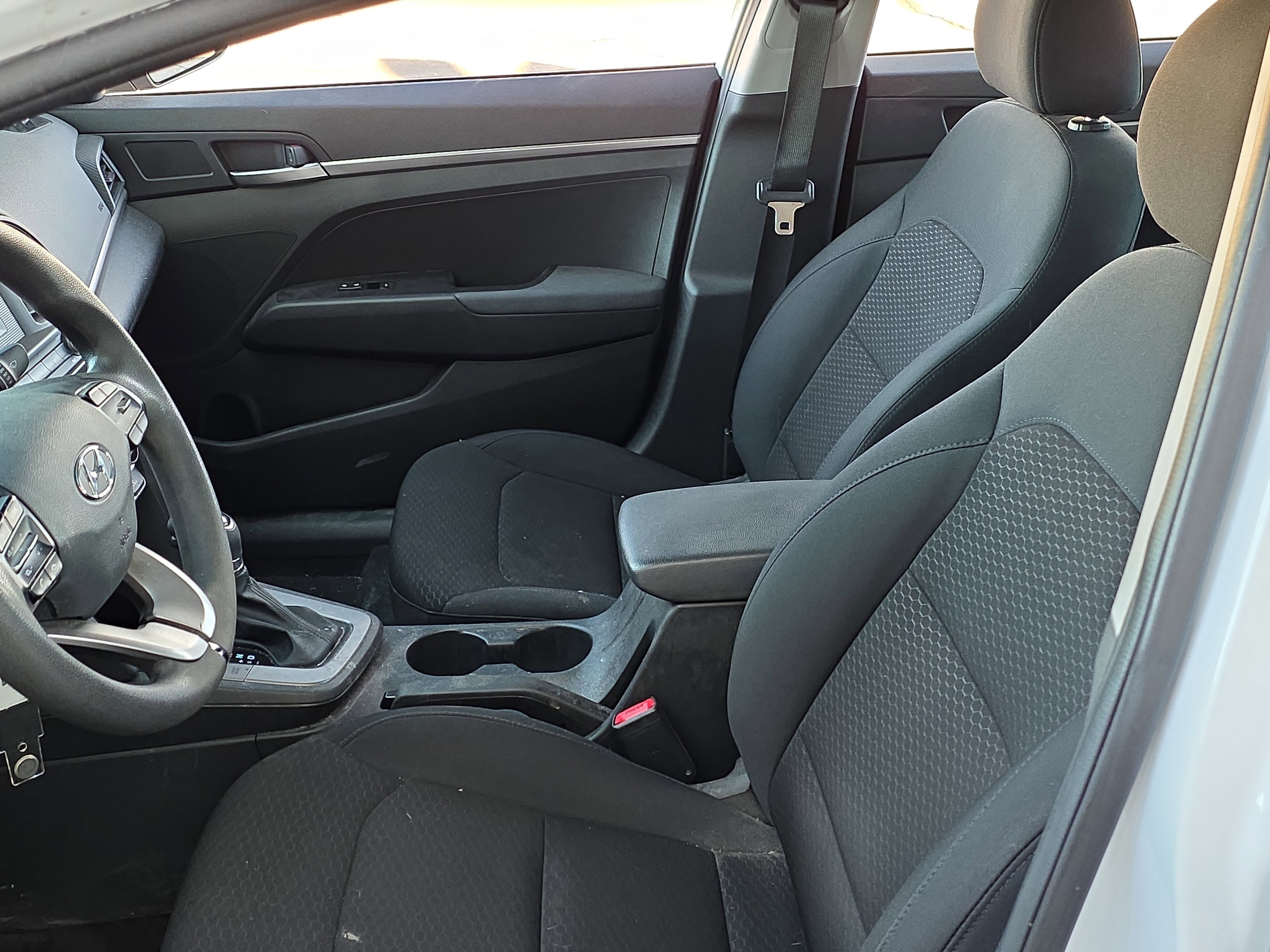 Used 2019 Hyundai Elantra SE w/ Cargo Package image 11