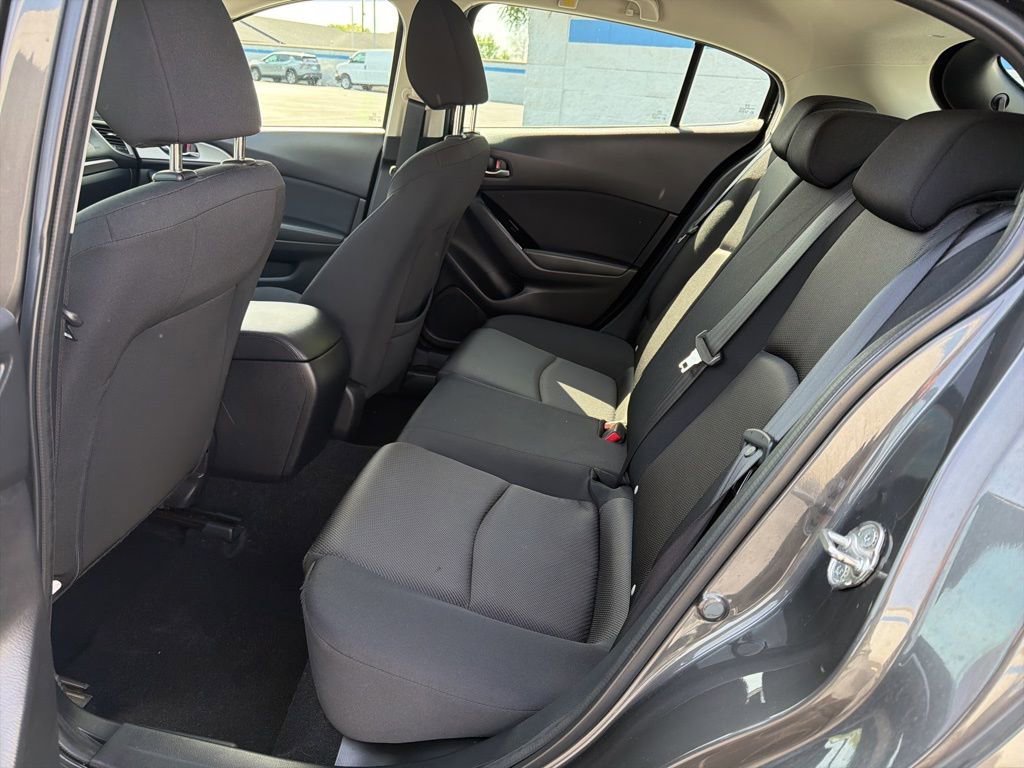 Used 2018 MAZDA MAZDA3 Sport FWD image 18
