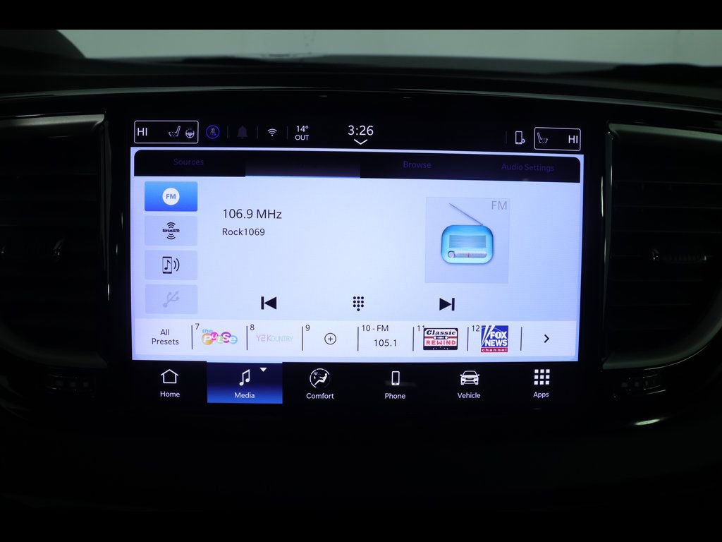 Used 2025 Chrysler Pacifica Select FWD image 25
