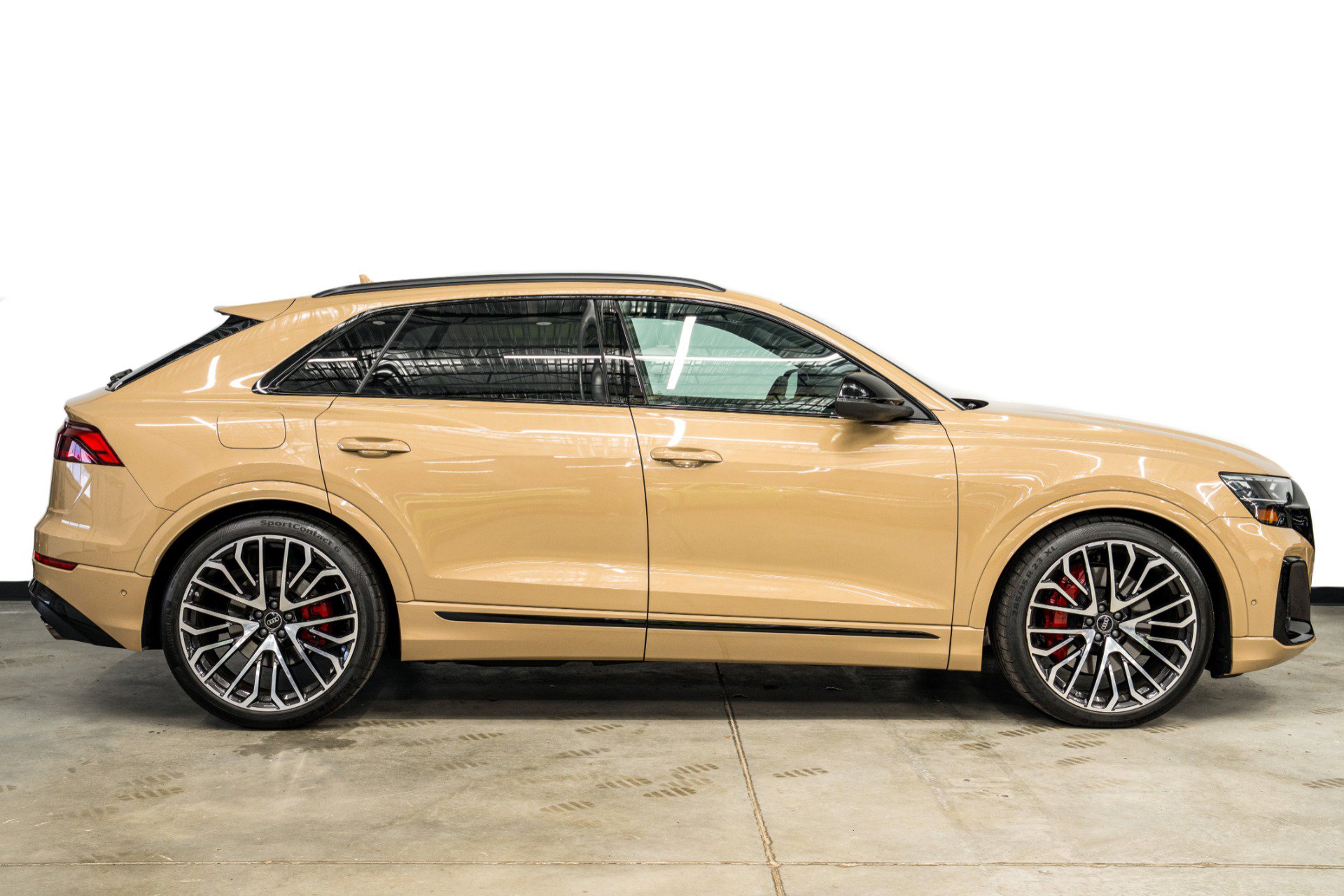 Used 2024 Audi SQ8 Prestige AWD/4WD image 46