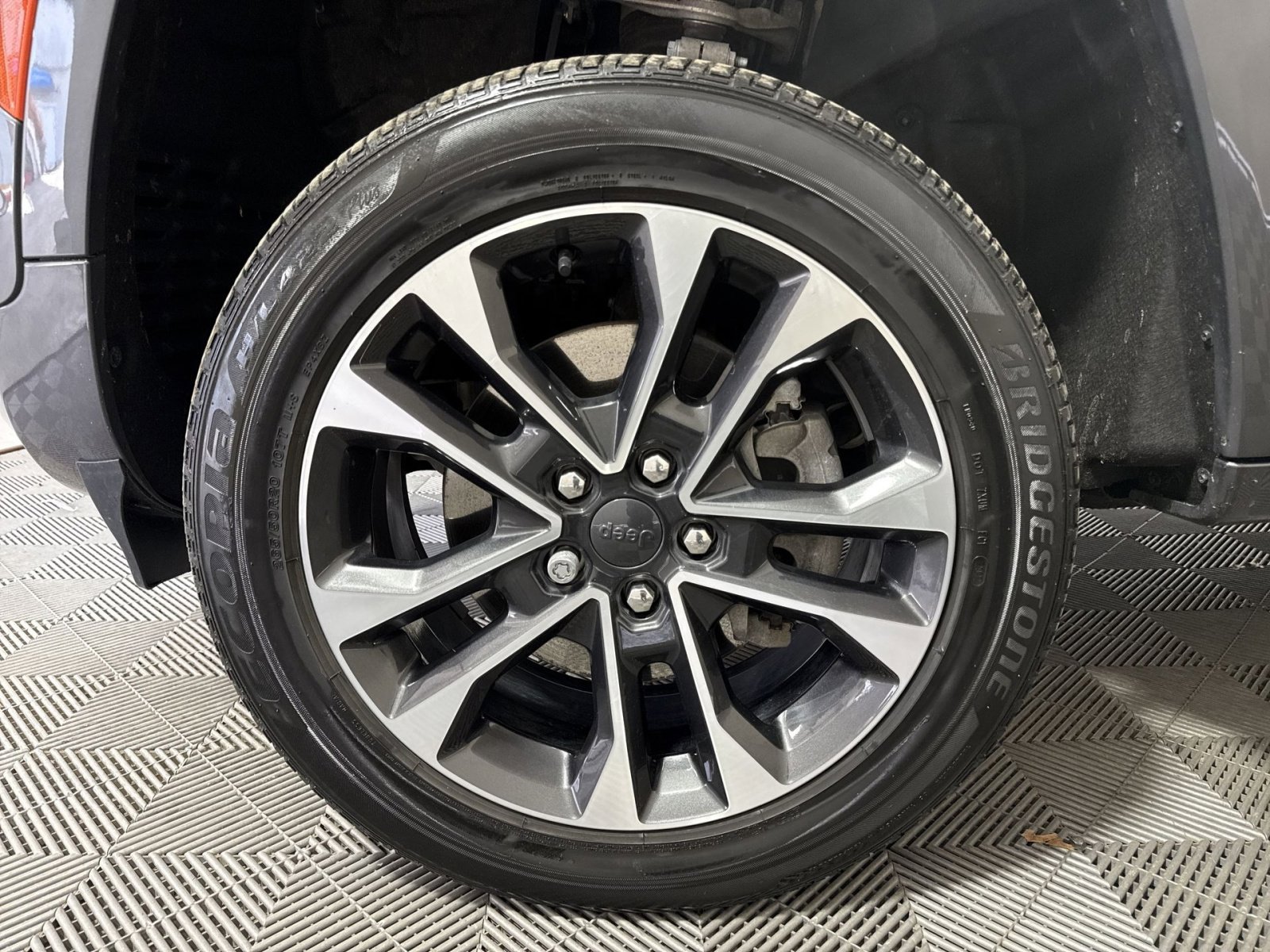 Used 2023 Jeep Grand Cherokee L Overland image 12