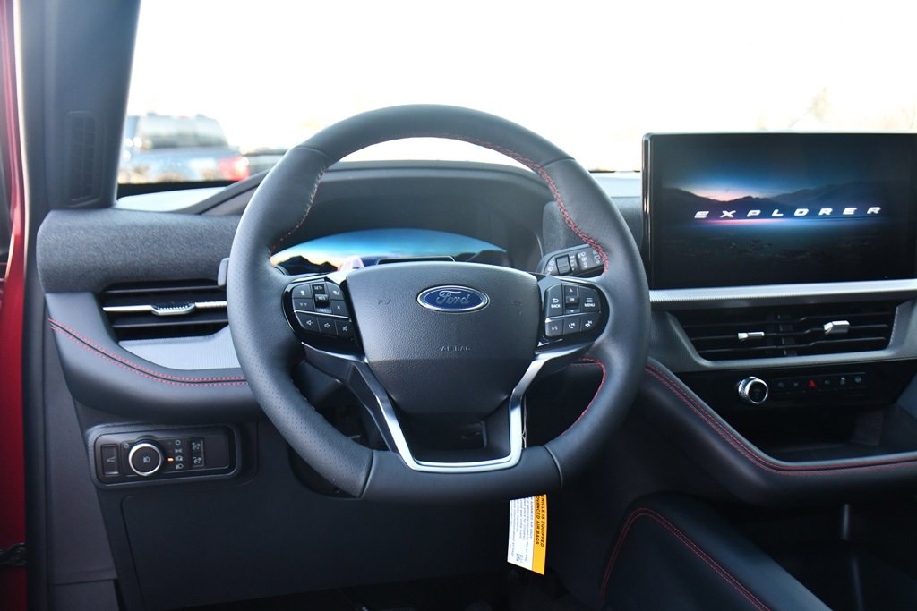New 2026 Ford Explorer ST-Line w/ ST-Line Street Pack image 12