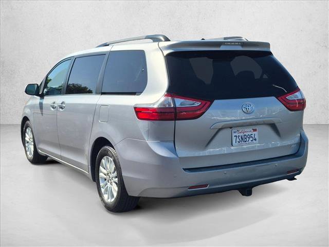 Used 2016 Toyota Sienna XLE Premium FWD image 8