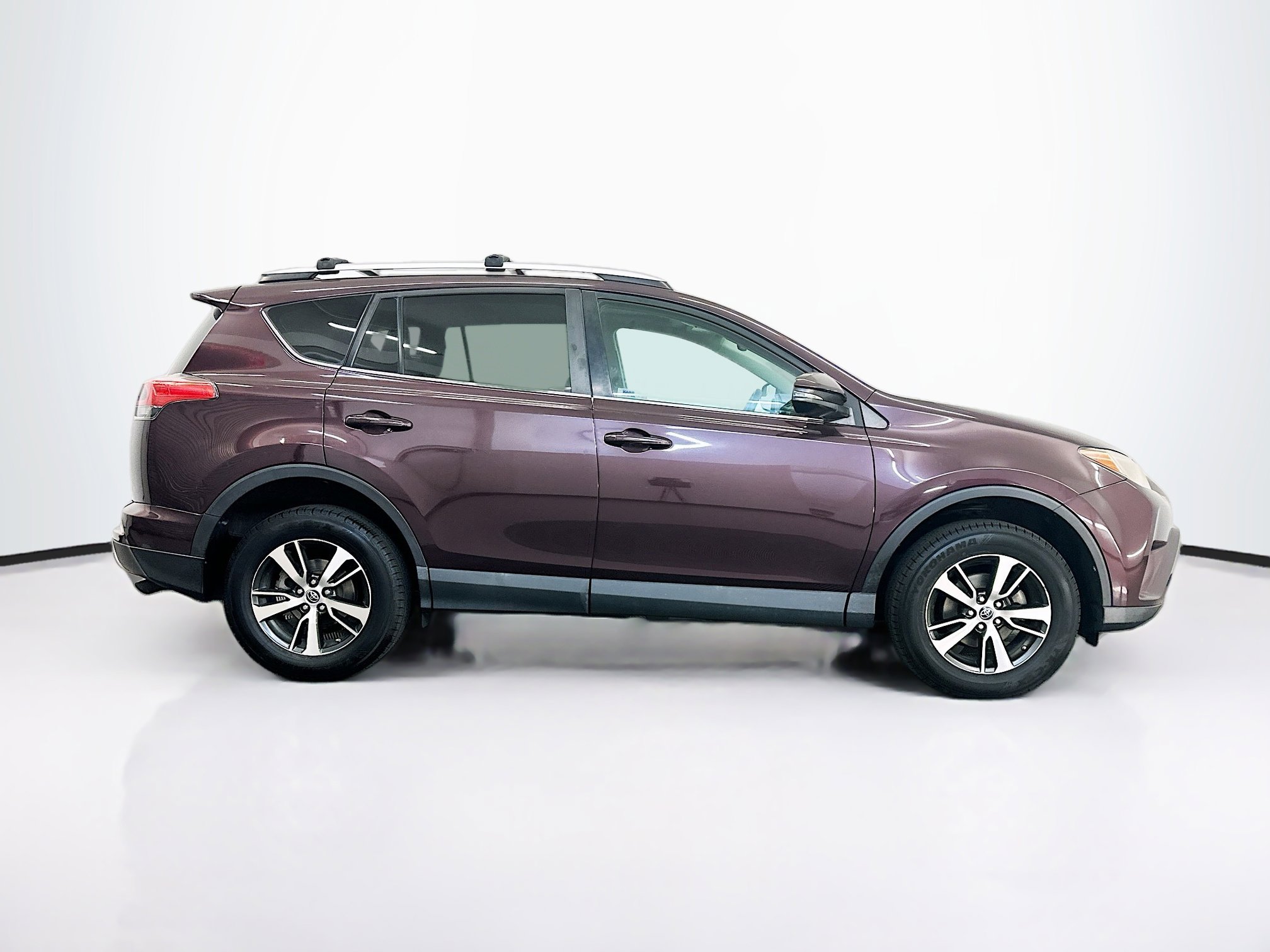 Used 2016 Toyota RAV4 XLE AWD/4WD image 10