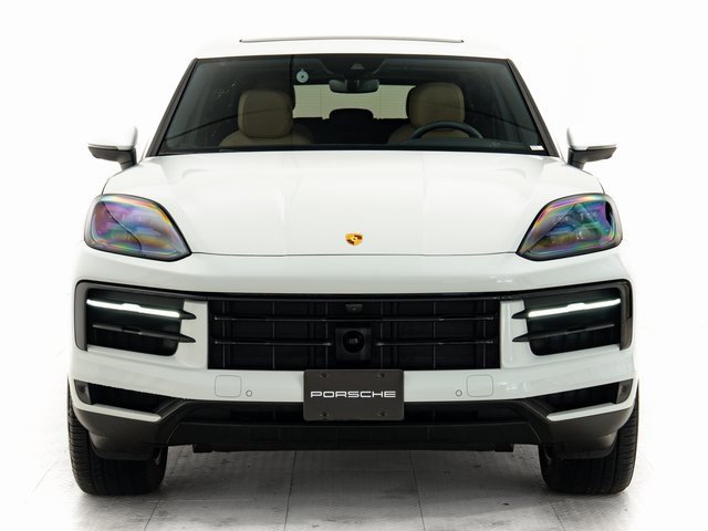 Used 2025 Porsche Cayenne image 30
