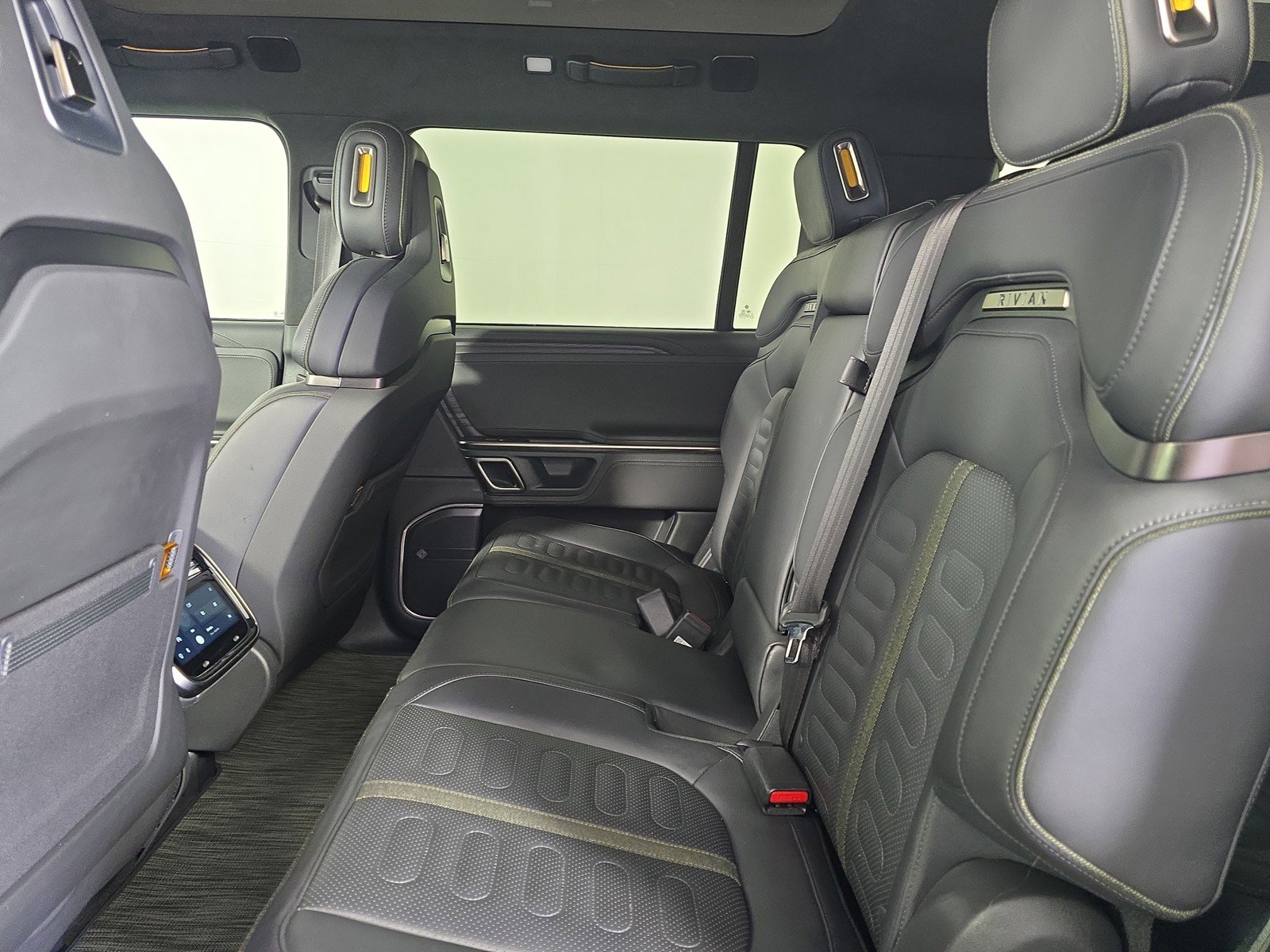 Used 2023 Rivian R1S Adventure AWD/4WD image 21