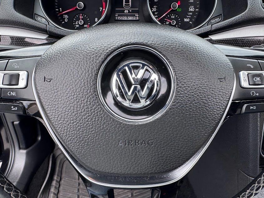 Used 2018 Volkswagen Passat 3.6 image 15