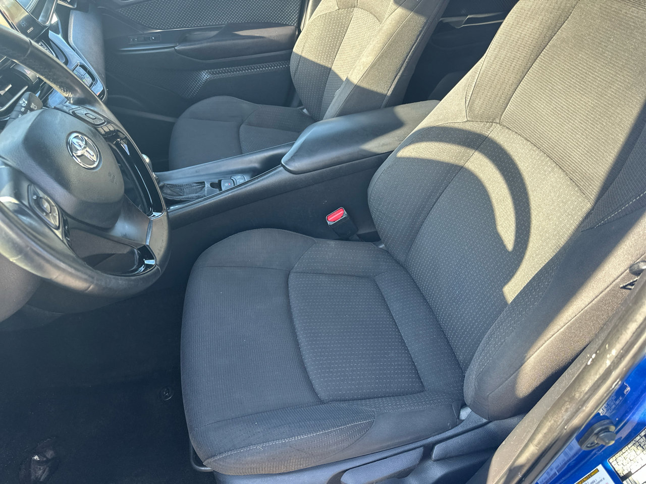 Used 2018 Toyota C-HR XLE image 8