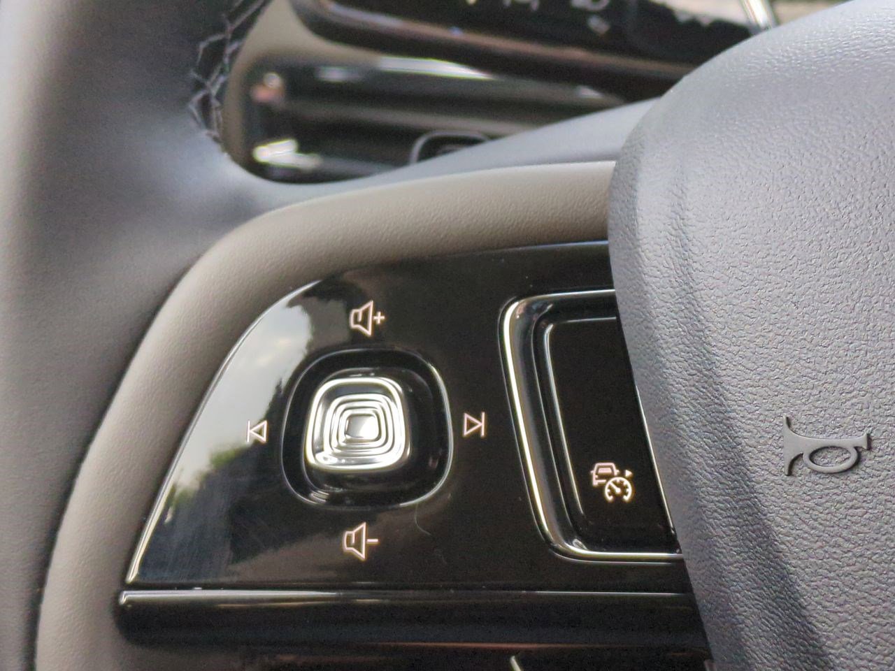 New 2026 Lincoln Corsair Premiere image 23