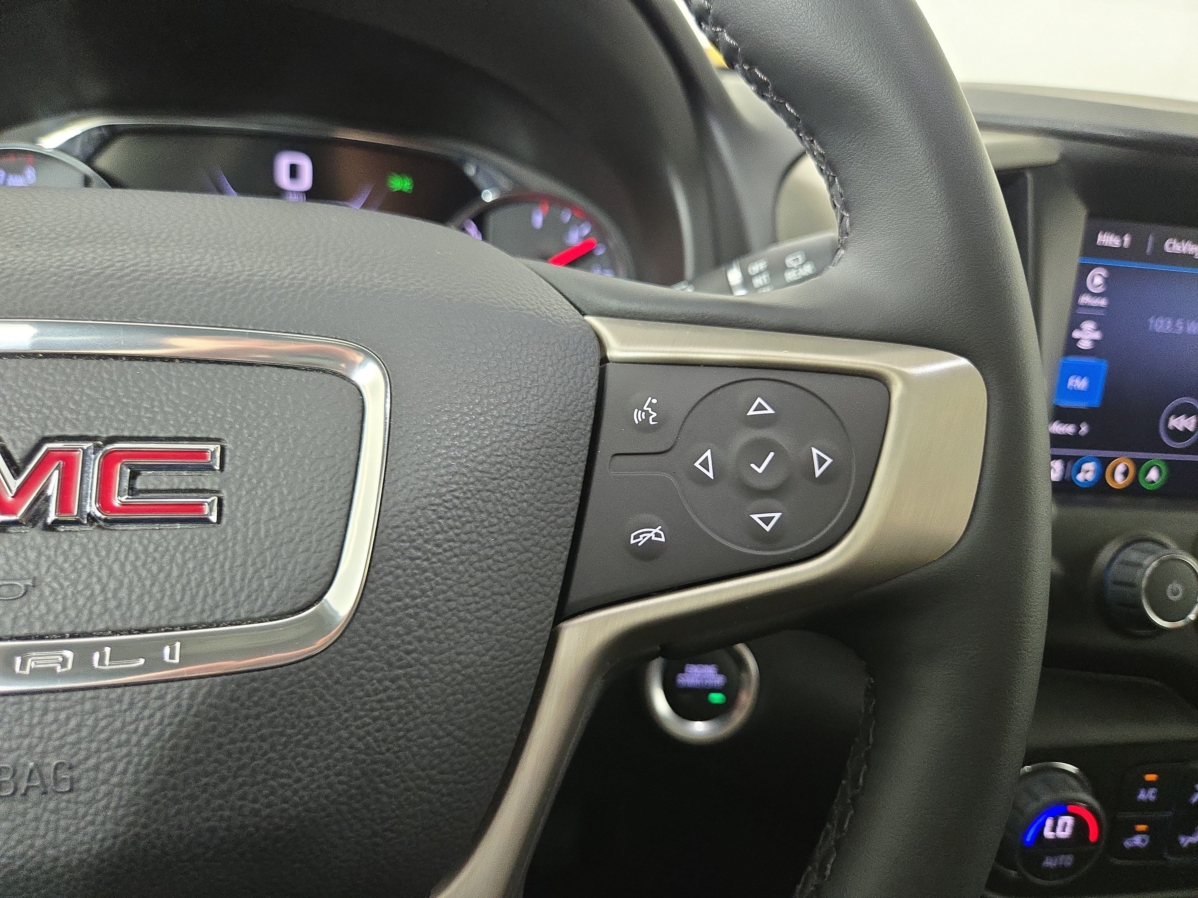 Certified 2024 GMC Terrain Denali w/ Black Diamond Edition AWD/4WD image 16