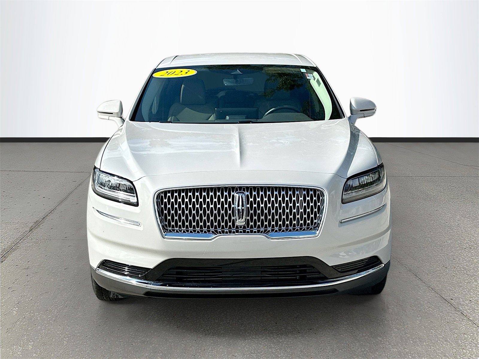 Used 2023 Lincoln Nautilus AWD w/ Premium Package image 2