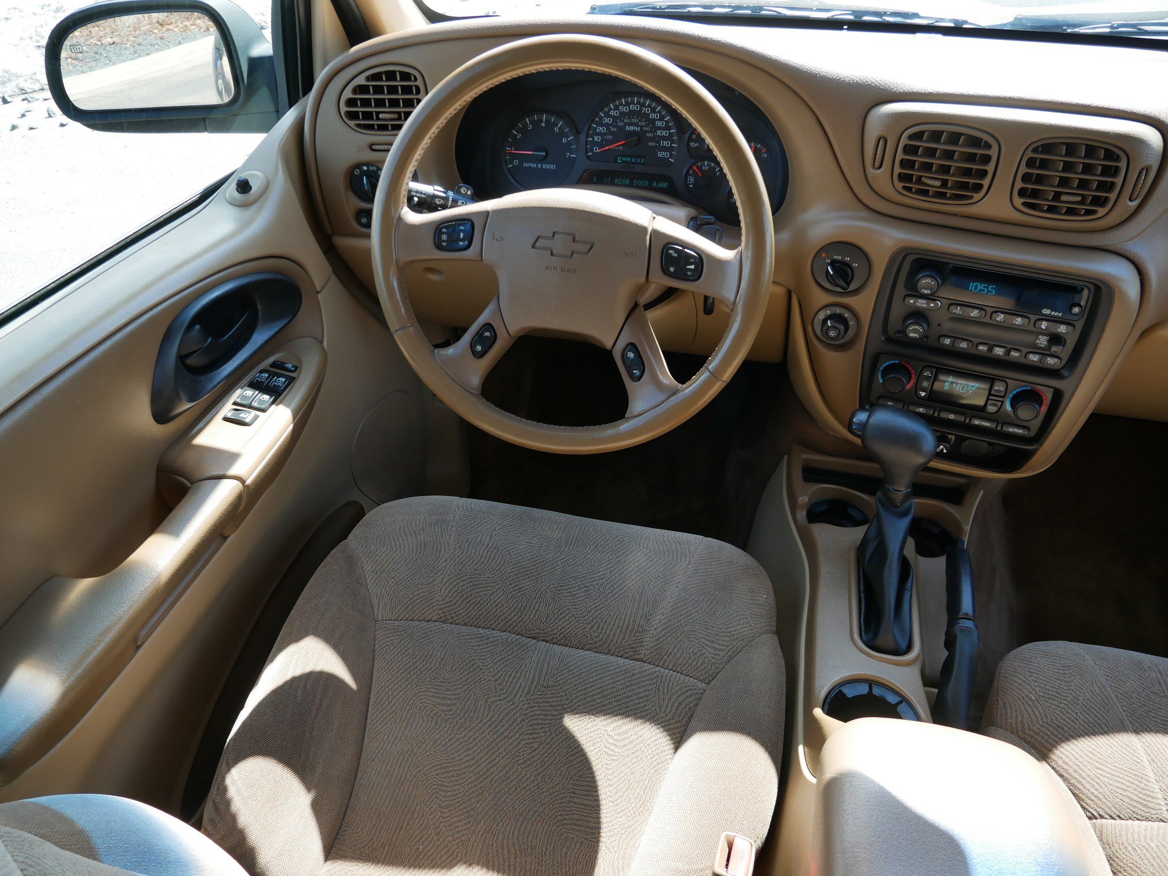 Used 2003 Chevrolet TrailBlazer LT w/ Driver Convenience Package image 9