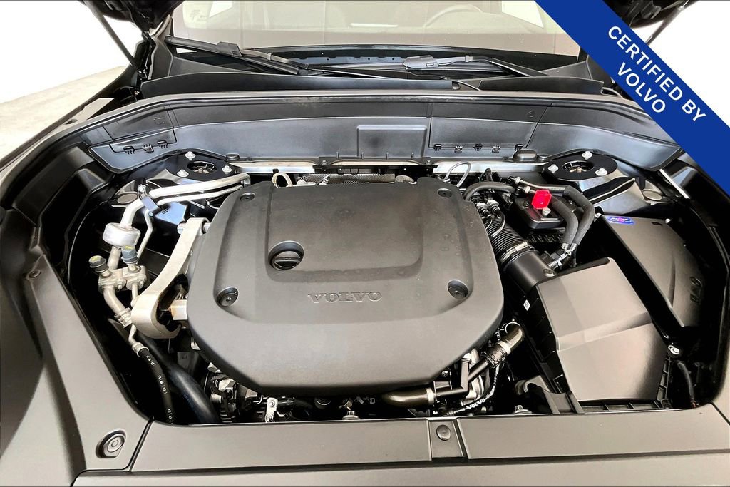 Certified 2025 Volvo XC90 B6 Plus image 13