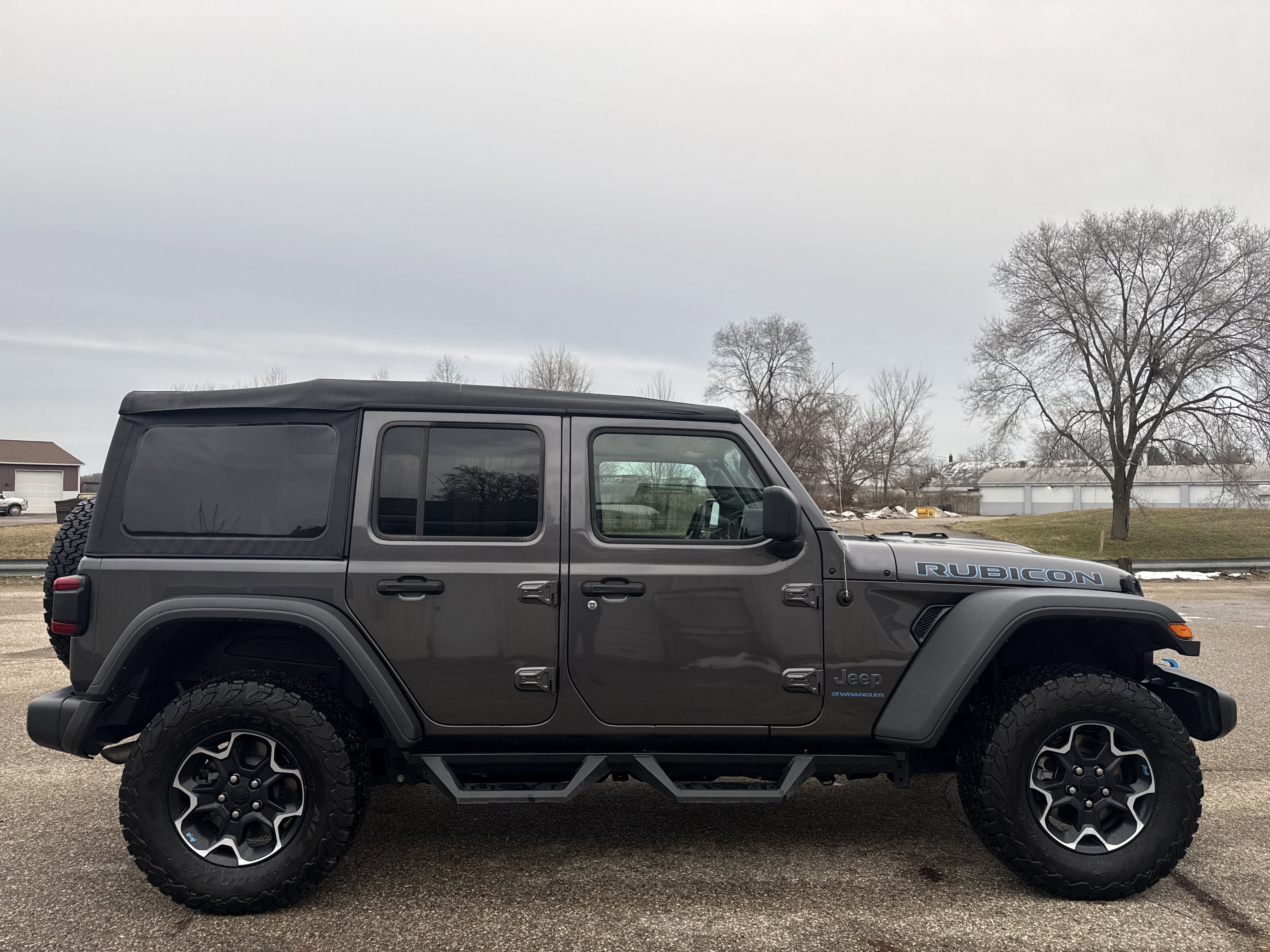 Used 2023 Jeep Wrangler Unlimited Rubicon 4xe image 2