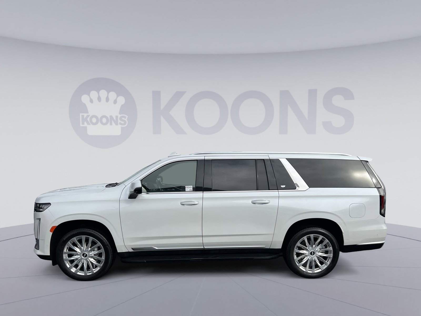 Used 2024 Cadillac Escalade ESV Premium Luxury image 2