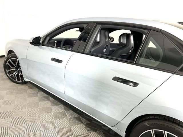 Certified 2024 BMW 760i xDrive AWD/4WD image 39