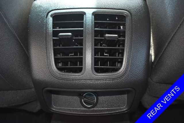 Used 2017 Ford Taurus SEL FWD image 6