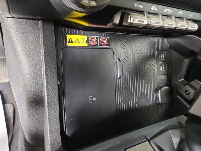 Used 2025 Toyota Tacoma SR5 AWD/4WD image 30