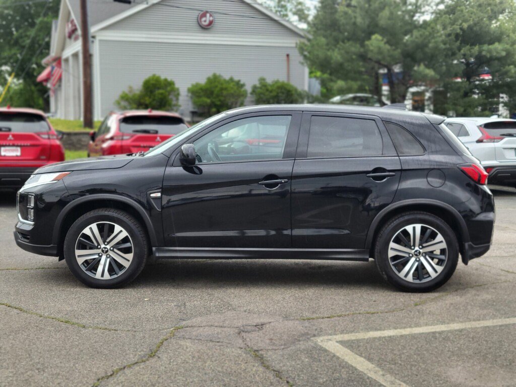 Used 2022 Mitsubishi Outlander Sport ES image 2