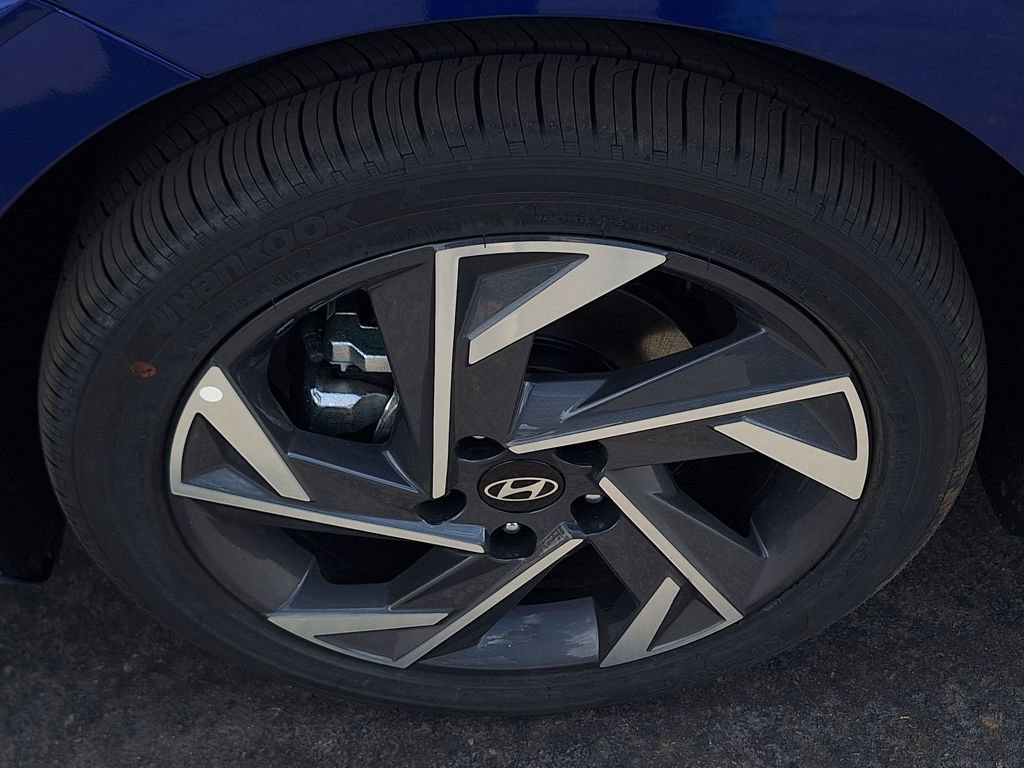 New 2026 Hyundai Elantra Limited image 29