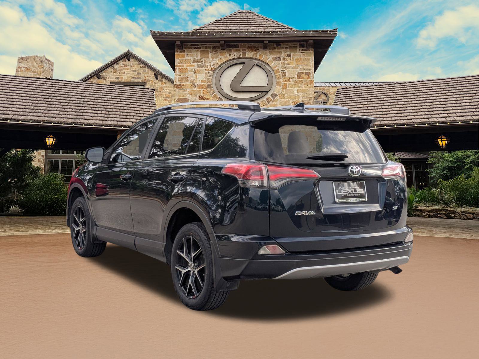 Used 2018 Toyota RAV4 SE w/ Power Extra Value Package FWD image 3