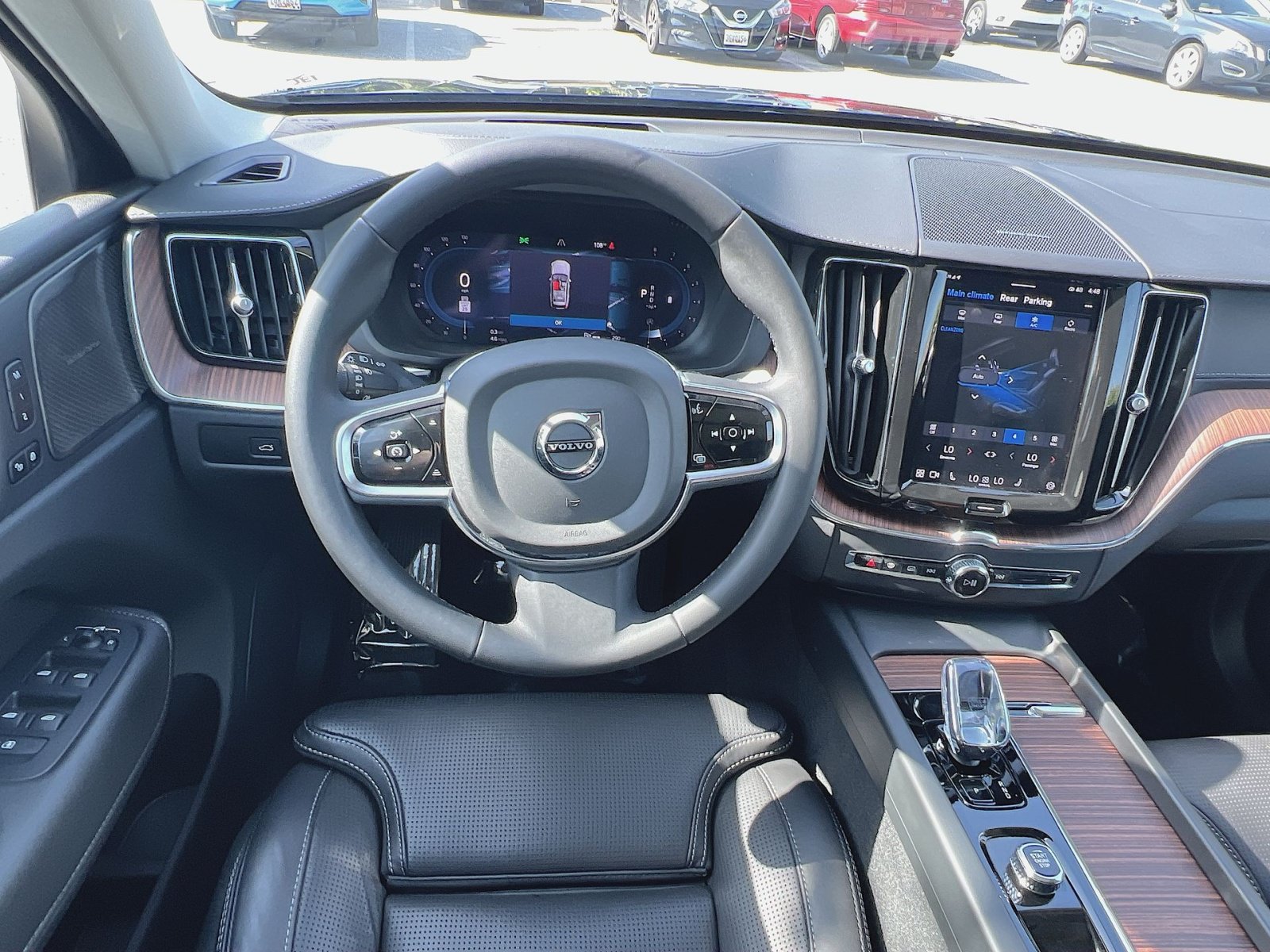 Certified 2024 Volvo XC60 B5 Ultimate w/ Protection Package Premier AWD/4WD image 16