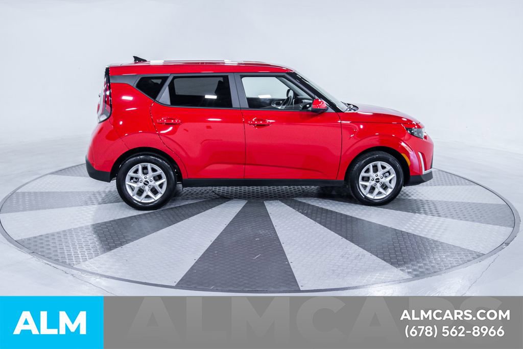 Used 2025 Kia Soul LX w/ LX Technology Package FWD image 11