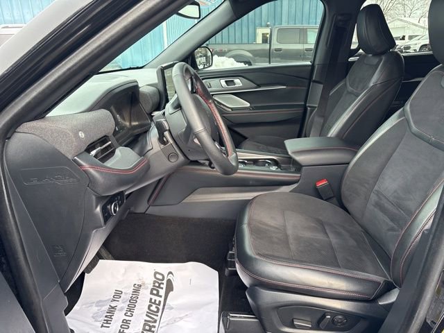 Used 2025 Ford Explorer ST image 8