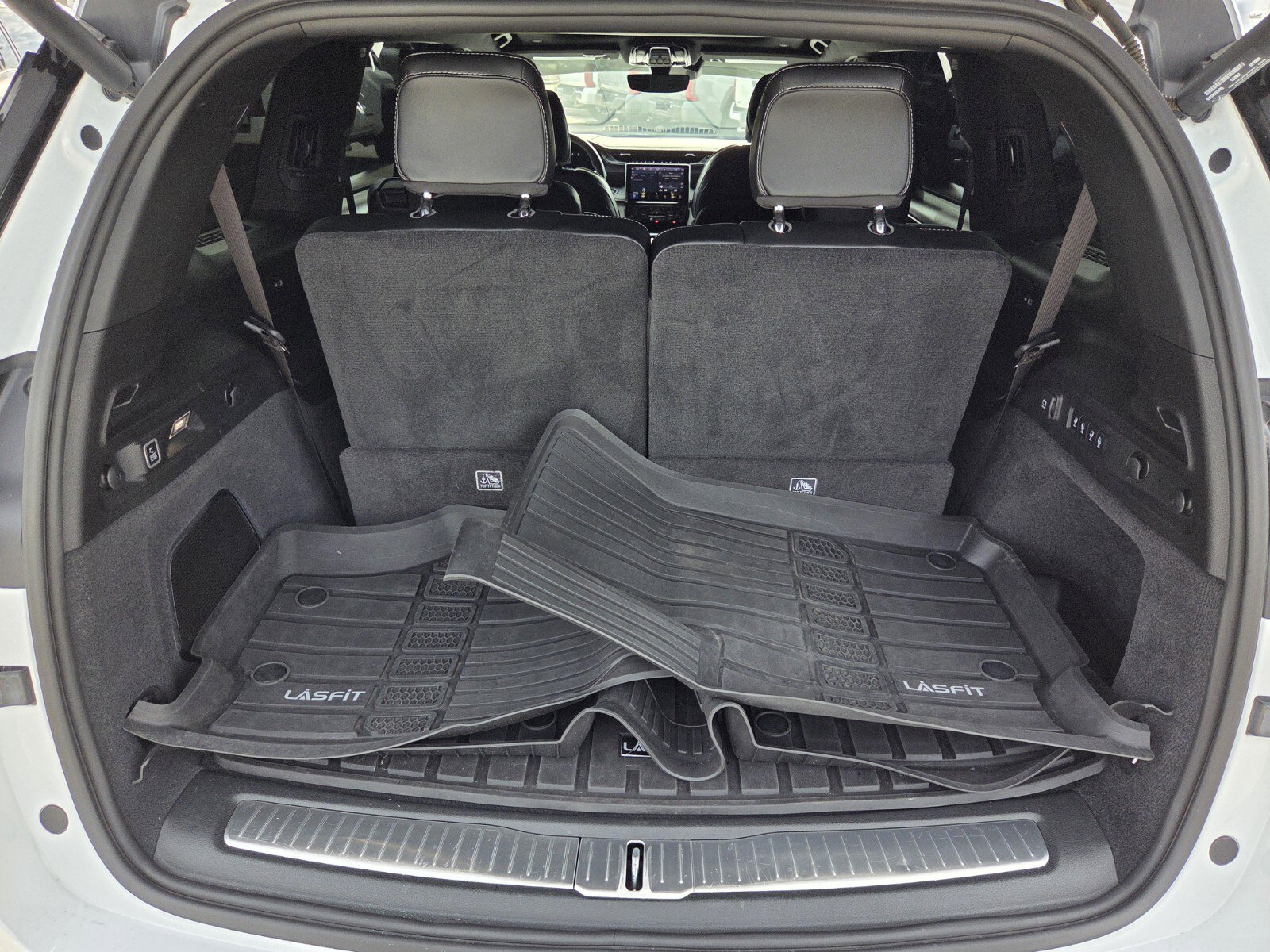 Used 2024 Jeep Grand Cherokee L Overland w/ Trailer Tow Package image 10