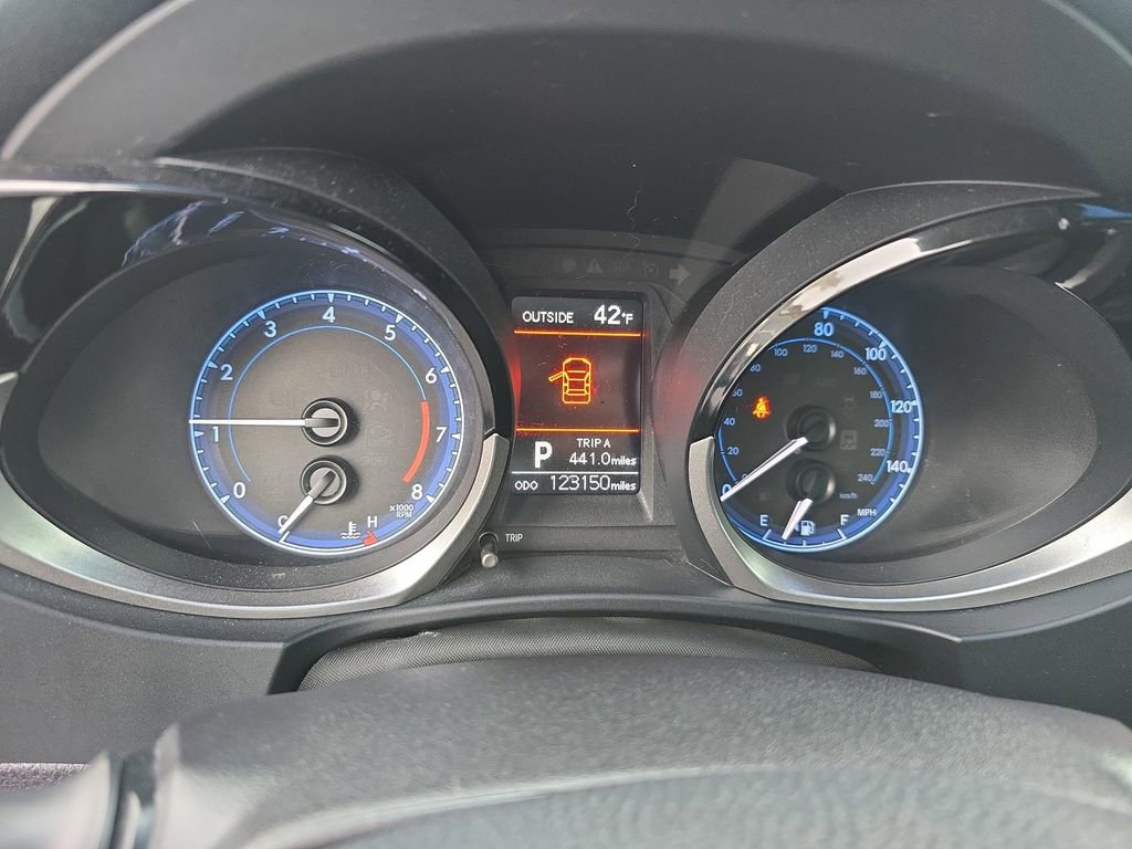 Used 2015 Toyota Corolla L image 19