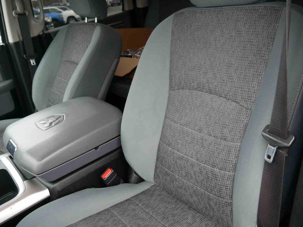 Used 2017 RAM 1500 Big Horn image 32